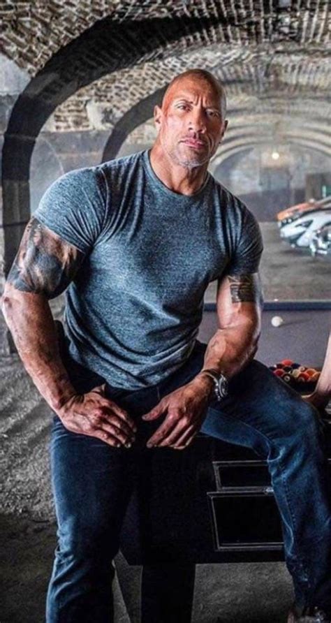 Dwayne Johnson S Height Weight And Body Measurements Kulturaupice