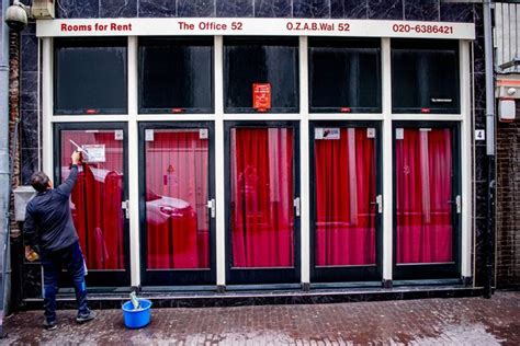 Inside Amsterdam S Red Light District With Sex Workers Wearing Gloves And Masks Thakoni
