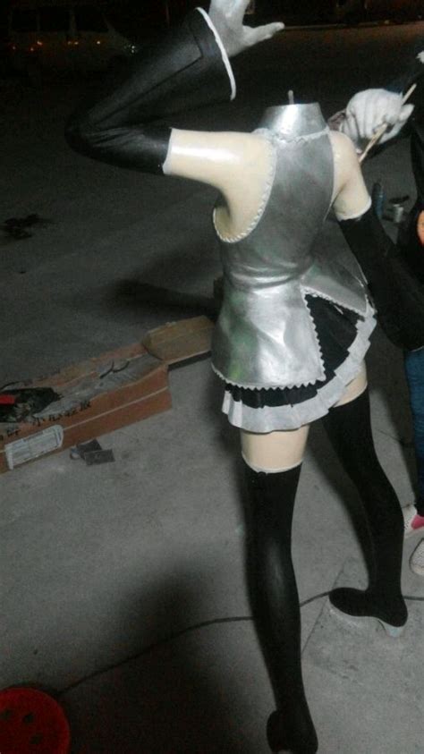 Fan Made Life Sized Hatsune Miku Statue Appears In China