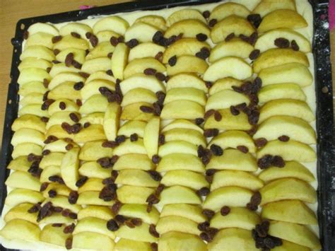 1 bis 1,5 stunden gehen. Apfelkuchen mit Streusel vom Blech - Rezept - kochbar.de