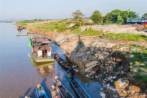 Hpa An Myanmar December 12 2016 Boats On Thanlwin River In Hpa An