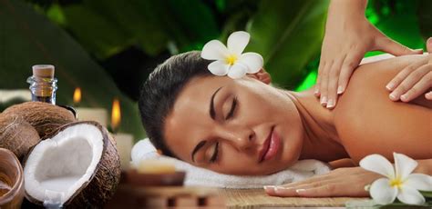 Coconut And Lime Balinese Massage