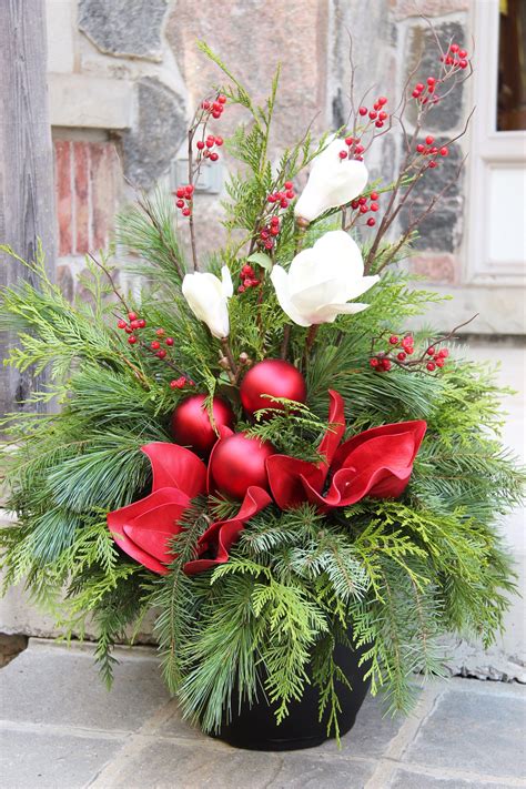 42 Beautiful Christmas Outdoor Pot Decoration Ideas Christmas