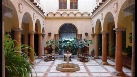 Andujar Classic Spanish Town House With Enclosed Courtyards Built In