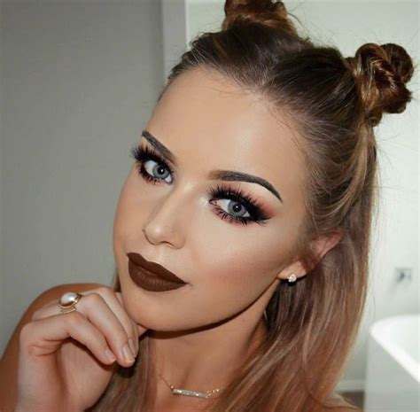 Space Buns 90er Frisuren Ausgefallene Frisuren Haar Styling