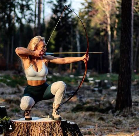 Pin By Don On Traditional Archery Bow Hunting Women Archery Girl