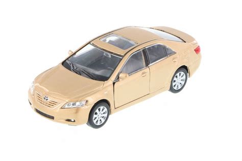 Toyota Camry Gold Welly 42391 45 Long Diecast Model Toy Car