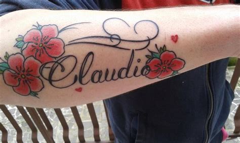 Nombre Y Flores Por Borà Tattoo Studio Tatuajes Para Mujeres