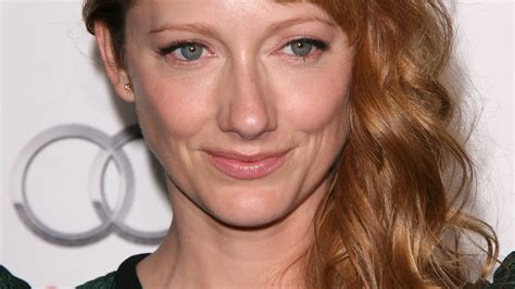 Judy Greer Será La Ex Mujer De Walden Schimdt En Dos Hombres Y Medio