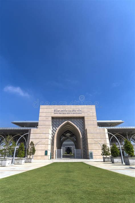See more ideas about putrajaya, mosque, masjid. Tuanku Mizan Zainal Abidin Mosque Stock Image - Image of ...