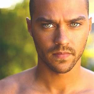 Jesse Williams Encourages Fans To Vote In Presidential