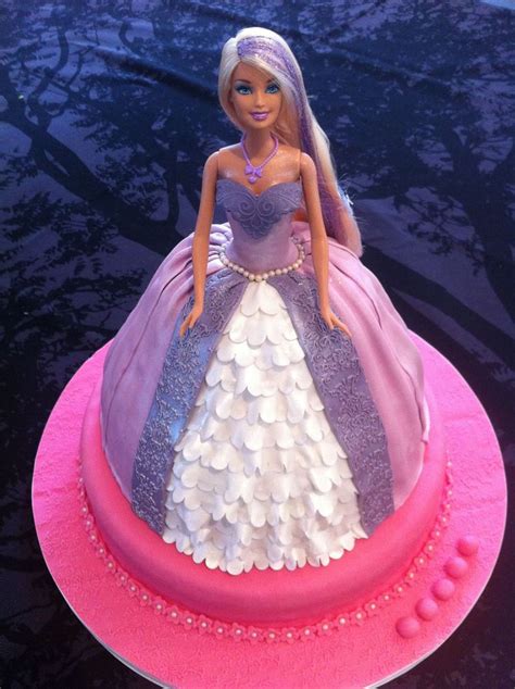 So, xsochangeable said he wanted a barbie cake for his birthday so i made him an intern dana barbie cake but then i found out he wanted an elsa barbie cake and then i found out his birthday isn't even until august so i'll make an elsa barbie cake in two months. Barbie Cake 3 | Barbie birthday cake, Barbie cake, Cake ...