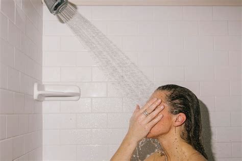 Should You Wash Your Face In The Shower Wellgood