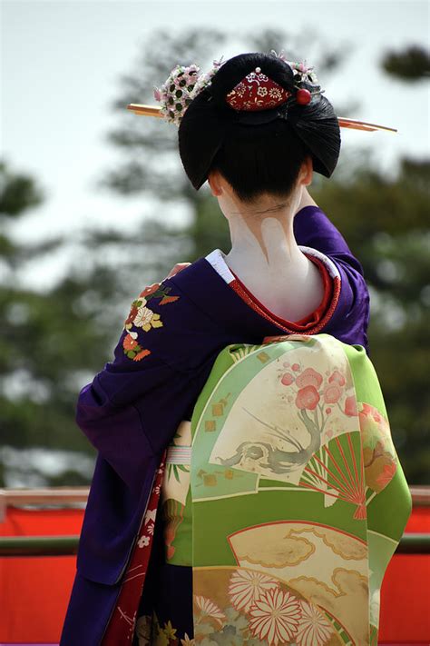 Maiko Performing Dance At Heian Shrine Kyoto Japan Photograph By Loren