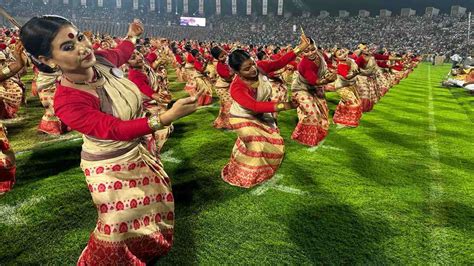 In Pics 11 304 Dancers Drummers Perform Bihu In Front Of PM