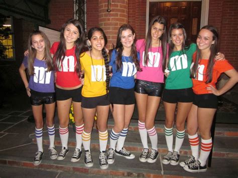 24 Cheap And Easy Diy Group Costumes For Halloween Twistedsifter