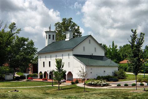 Haus hang bauen die besonderen anforderungen der. Everal Bank Barn | Built in the 1890s in a hillside of a ...