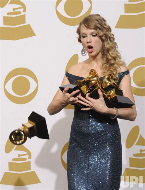 Photo Taylor Swift Wins Four Grammys At The 52nd Annual Grammy Awards
