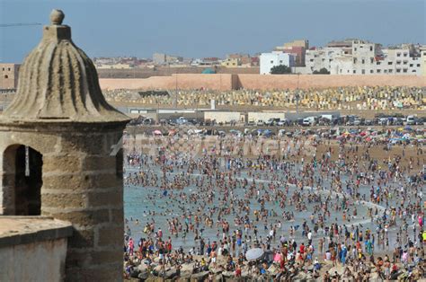 モロッコは夏真っ盛り、にぎわうビーチ 写真16枚 国際ニュース：afpbb News