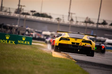 10 Stunning Photos From The Rolex 24 At Daytona Airows