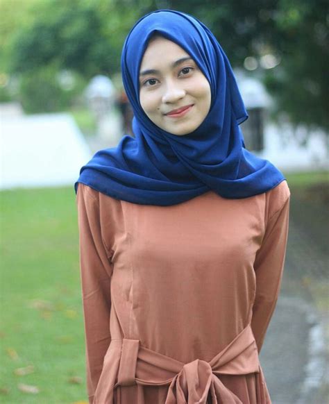 gambar wanita hijab syar i terbaru