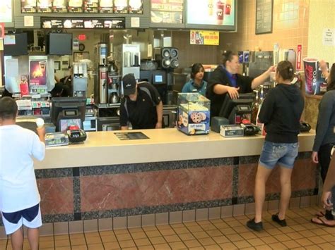 fast food workers say sexual harassment at work is increasing kgtv tv san diego