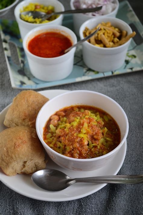 It consists of spicy curry usually made of sprout of mataki or white peas and chilly cook the onion till they are slightly golden in colour. Kolhapuri Misal Pav Recipe / Maharashtrian Misal Pav Recipe - Gayathri's Cook Spot