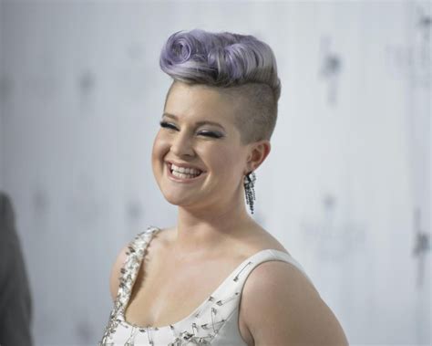 Kelly Osbourne Apologises For Controversial Latinos Remark On The View Metro News