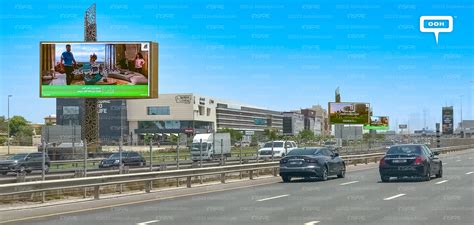 Aldar Polishes Uaes Billboards With Yas Golf Collection Project