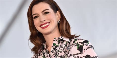 Anne Hathaway Reveals Windswept Curtain Bangs And Blonde Highlights