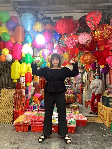 Yang rose to social media fame through hosting social eating shows in which she consumes the cuisines of various cultures. Yang Soobin - "Thánh ăn" Hàn Quốc bị ung thư tuyến giáp