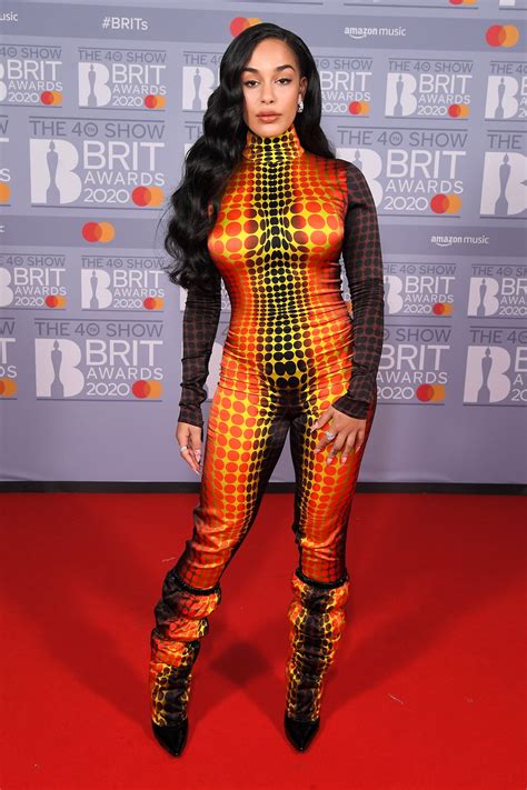 2020 Brit Awards Red Carpet Photos Of Lizzo Billie Eilish And More Wwd
