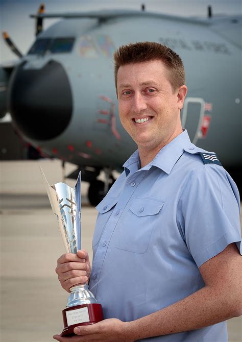 Sergeant Day Receives Raf Brize Nortons Engineer Of The Year Award
