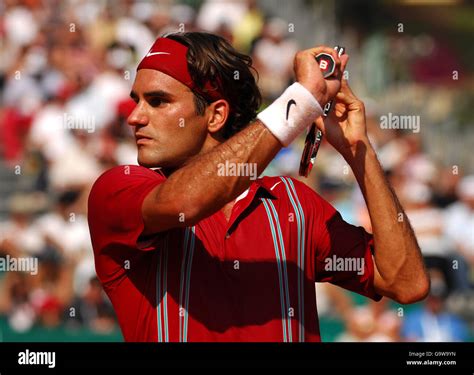 Switzerlands Roger Federer Wins In Straight Sets Hi Res Stock
