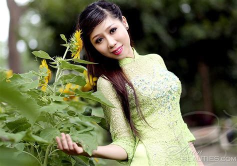 Beautiful Asian Member Thuy Trang From Ho Chi Minh City 29 Yo Hair