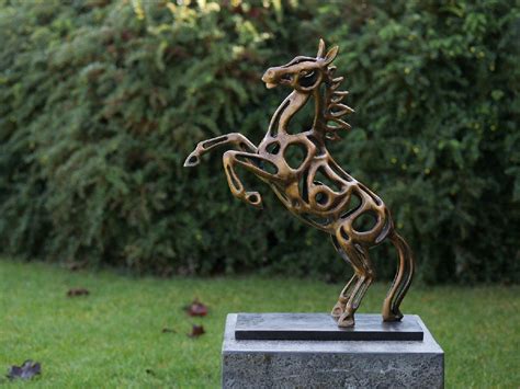 Modern Bronzen Beeld Steigerend Paard Gardenarts Moderne Sculptuur