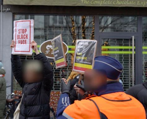 België Dreigende Fascisten Weten Actie Tegen Zwarte Piet Bij De