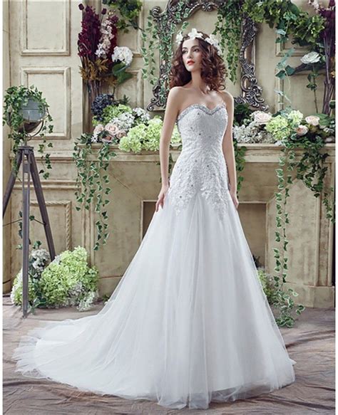 2018 Princess Tulle Lace Bridal Dress With Beaded Sweetheart Neckline