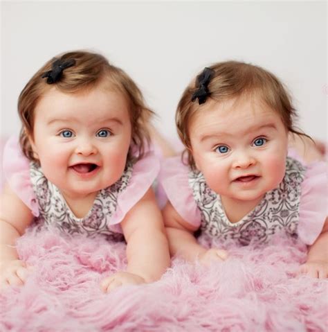 25 Most Beautiful And Cute Twins Baby Pictures Twin Baby Photos Twin