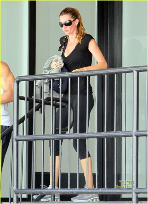 Photo Gisele Bundchen San Fernando Valley Workout Gym 08 Photo