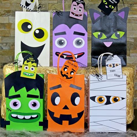 Decorate Your Goodie Bags With These Spooky Halloween Characters This