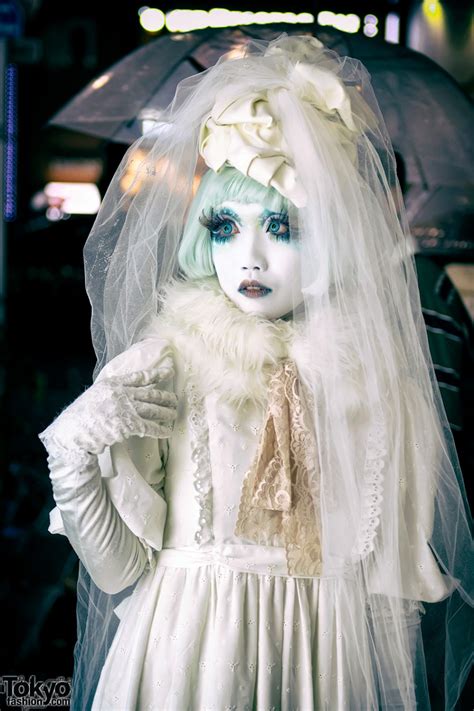 Shironuri Artist Minori In Harajuku W Vintage Lace Dress And Veil