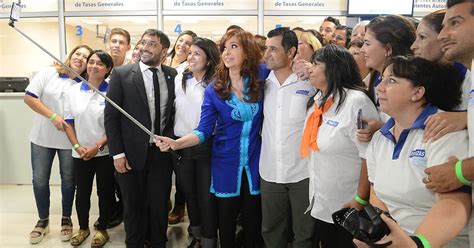 Como Obama Cristina Kirchner Tambi N Se Sac Fotos Con Un Selfie