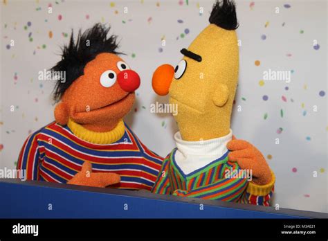 Ernie Und Bert Aus Der Sesamstrasse 40 Jahre Sesamstrasse Presseevent