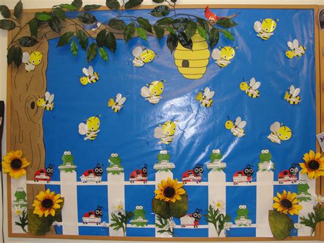 August Bulletin Board Using Bees Ladybugs And Frogs I Use The
