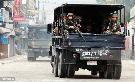 Philippine Revolutionary Army Stockfotos En Beelden Getty Images