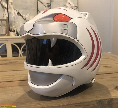 Power rangers wild force takes place in a city known as turtle lake, where evil creatures of the past called the orgs have returned from their long slumber to cause havoc on earth! Power Rangers Wild Force Screen Used White Ranger Helmet ...