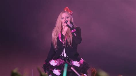 Avril Lavigne Accepted Death While Writing New Song As Singer Tells