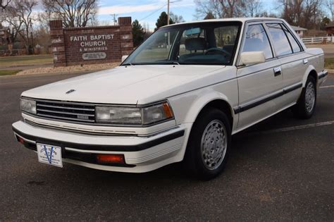 1986 Nissan Maxima Photos