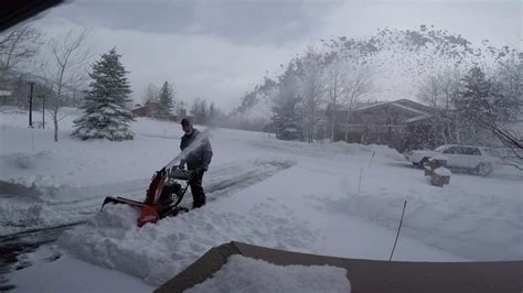 How To Snowblow A Driveway With A Honda Snow Blower Youtube